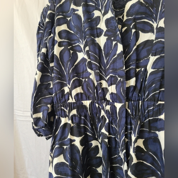 DONNA KARAN Palm Print Cold-Shoulder Midi Dress - Picture 2 of 8